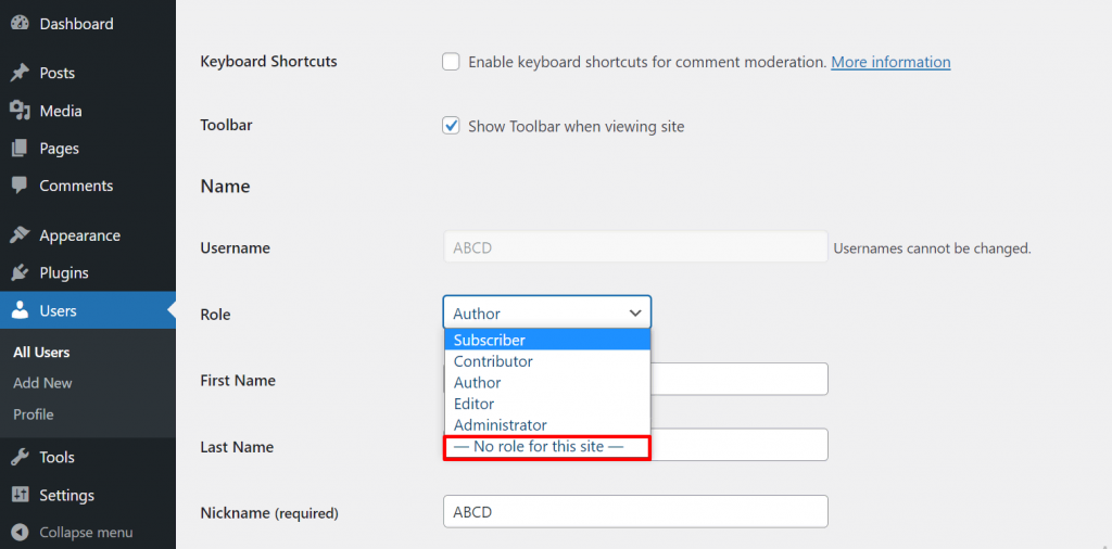 De pagina Alle gebruikers op het WordPress-dashboard, die laat zien hoe u Geen rol voor deze site instelt